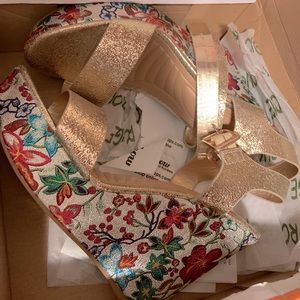 Sparkley Wedges! Brand new!
